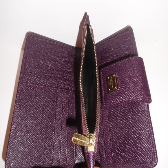 Dolce & Gabbana Saffiano Leather Logo Plaque Trifold Wallet Eggplant Cardholder - Picture 13 of 13